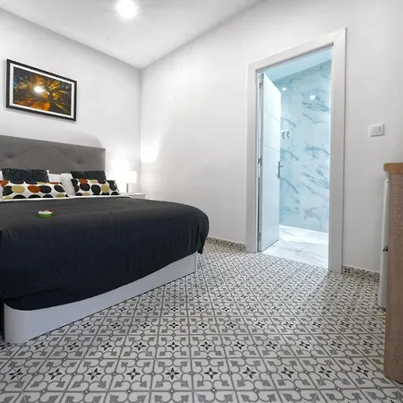 Casa Comfortable Air-conditioned Modern (adults Only)