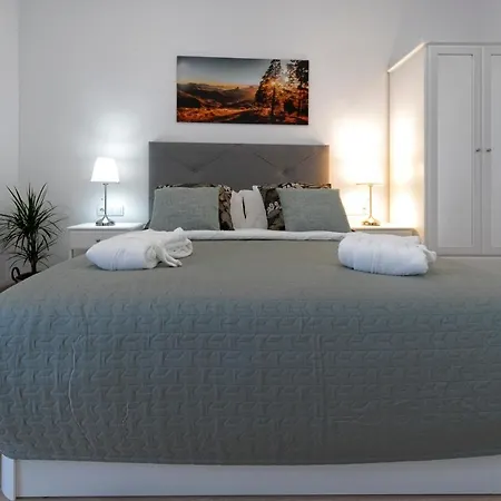 Casa Comfortable Air-conditioned Modern (adults Only)